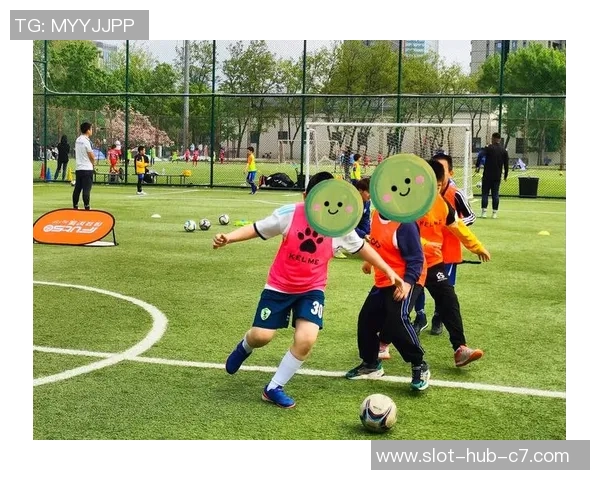 广州成人足球培训助你提升球技与团队合作能力的完美选择